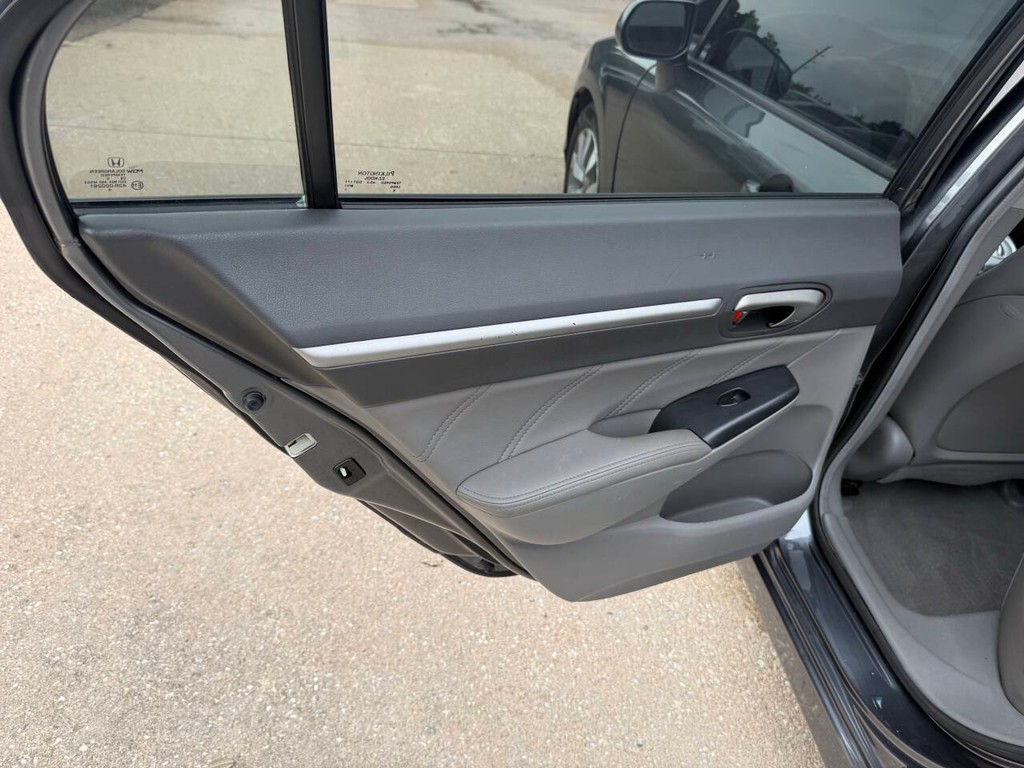 Honda Civic Sedan Vehicle Full-screen Gallery Image 14