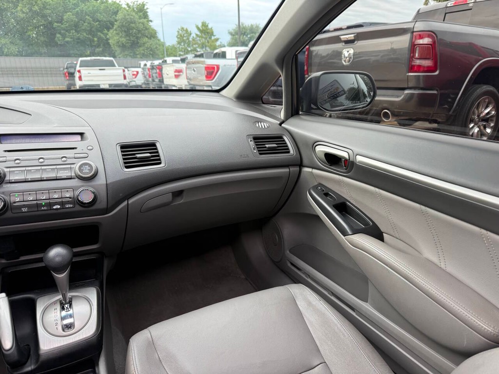Honda Civic Sedan Vehicle Full-screen Gallery Image 20