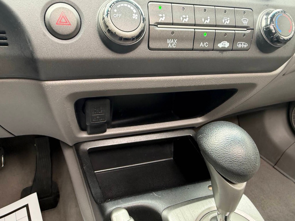 Honda Civic Sedan Vehicle Full-screen Gallery Image 25