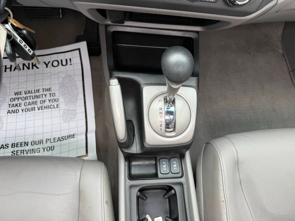Honda Civic Sedan Vehicle Full-screen Gallery Image 26