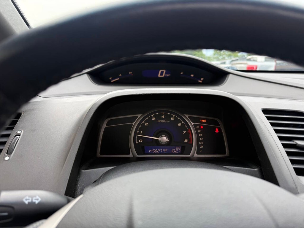 Honda Civic Sedan Vehicle Full-screen Gallery Image 30