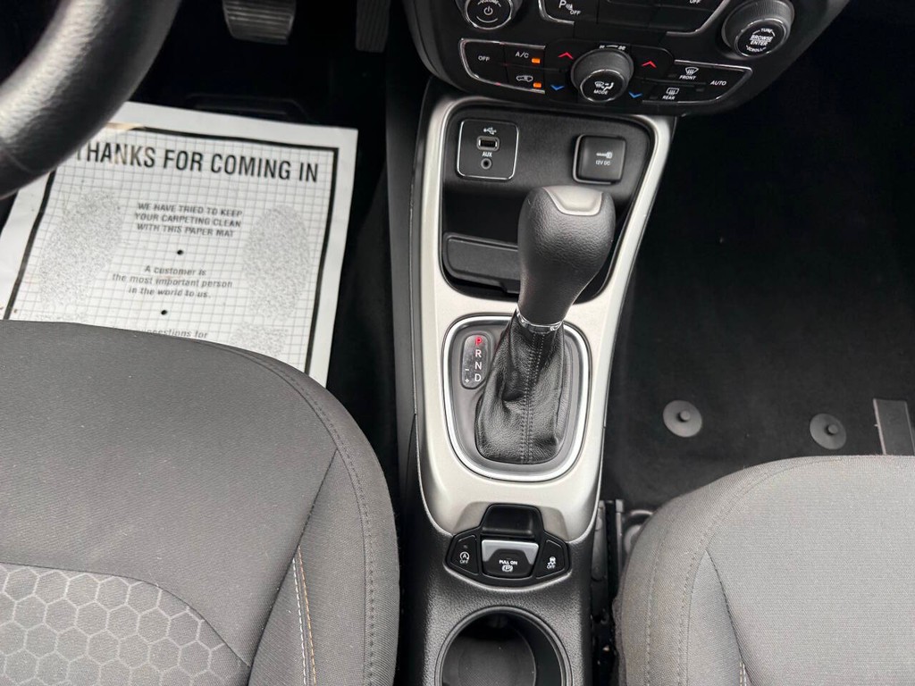 Jeep Compass Vehicle Full-screen Gallery Image 30