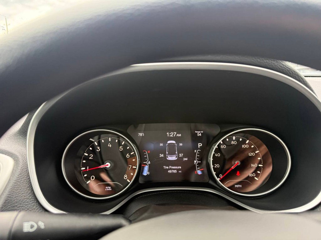 Jeep Compass Vehicle Full-screen Gallery Image 31