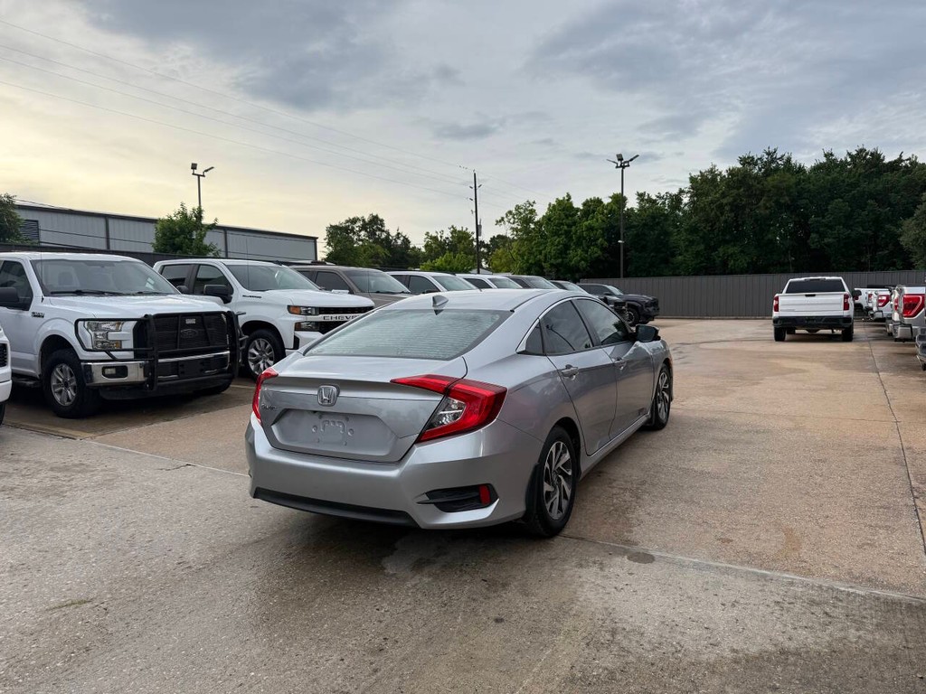 Honda Civic Sedan Vehicle Full-screen Gallery Image 05