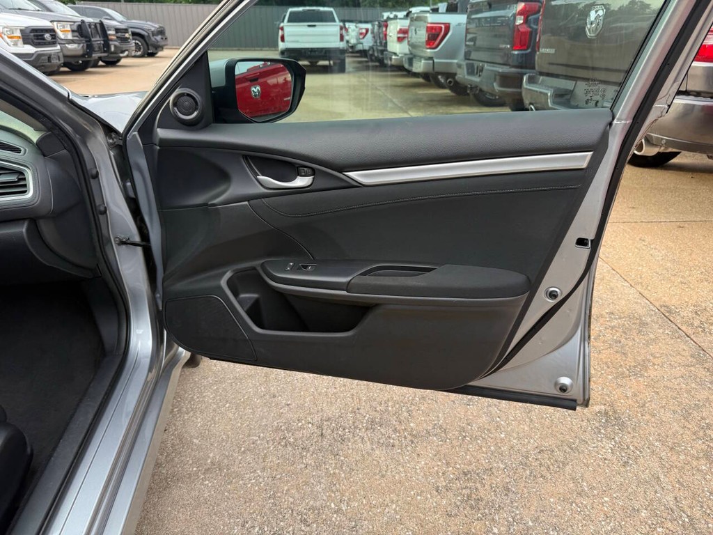 Honda Civic Sedan Vehicle Full-screen Gallery Image 11