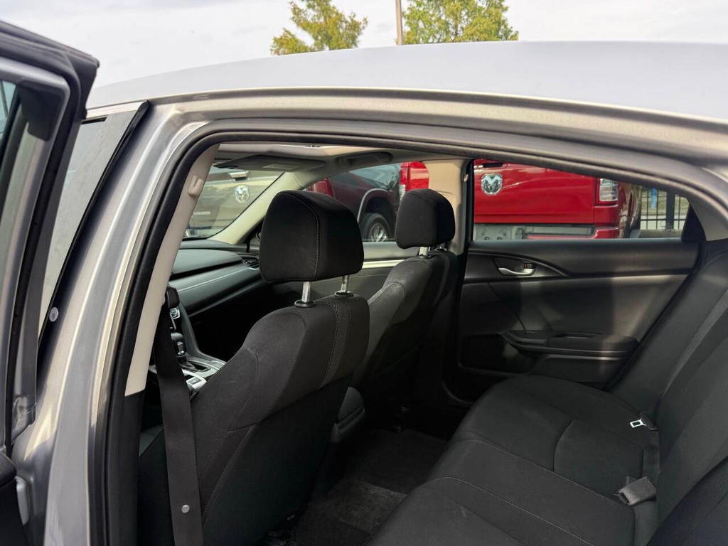 Honda Civic Sedan Vehicle Full-screen Gallery Image 12