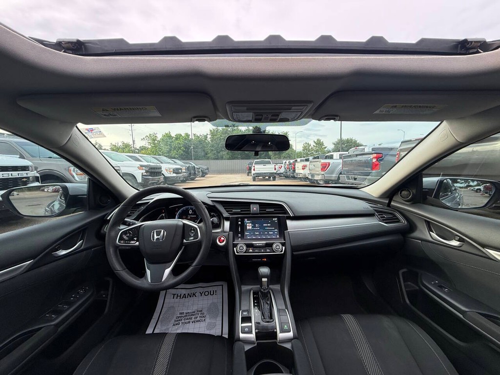 Honda Civic Sedan Vehicle Full-screen Gallery Image 18