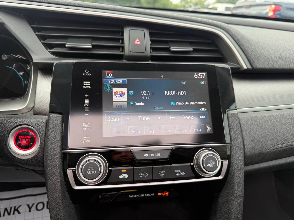 Honda Civic Sedan Vehicle Full-screen Gallery Image 24