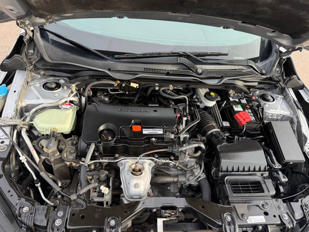 Honda Civic Sedan Vehicle Full-screen Gallery Image 34