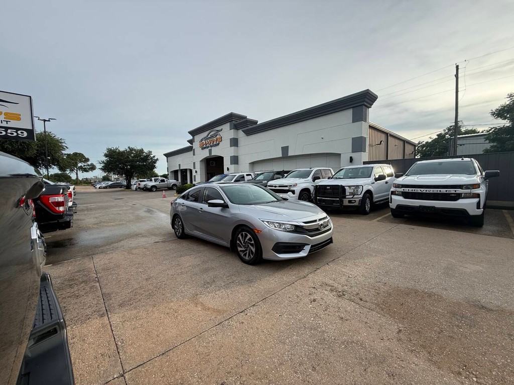 Honda Civic Sedan Vehicle Full-screen Gallery Image 42