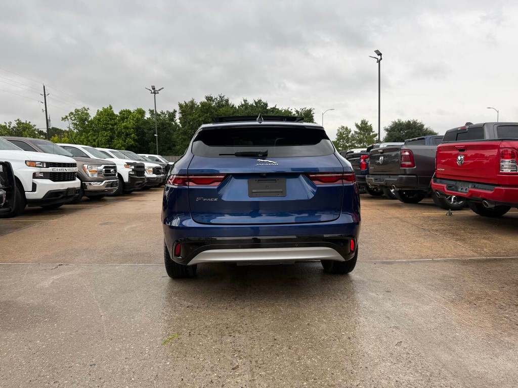 Jaguar F-PACE Vehicle Full-screen Gallery Image 39