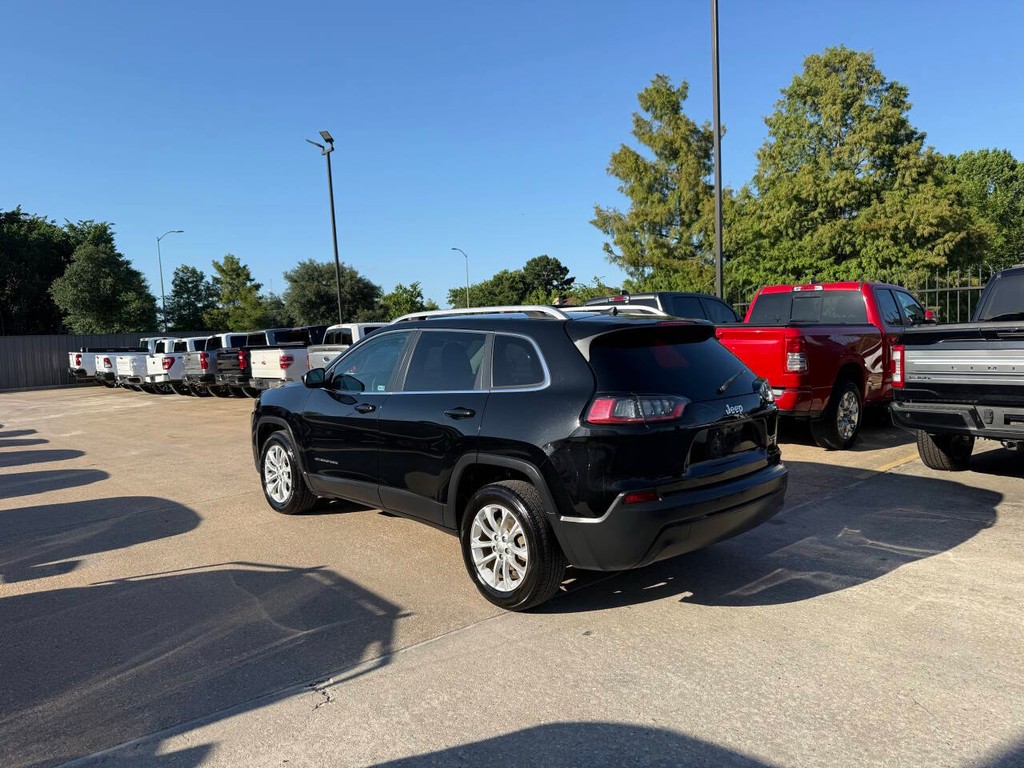 Jeep Cherokee Vehicle Full-screen Gallery Image 04