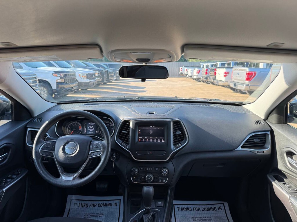 Jeep Cherokee Vehicle Full-screen Gallery Image 17
