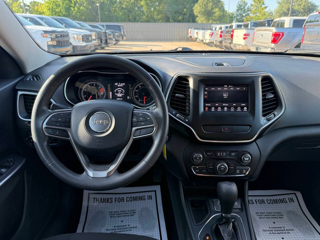 Jeep Cherokee Vehicle Full-screen Gallery Image 21