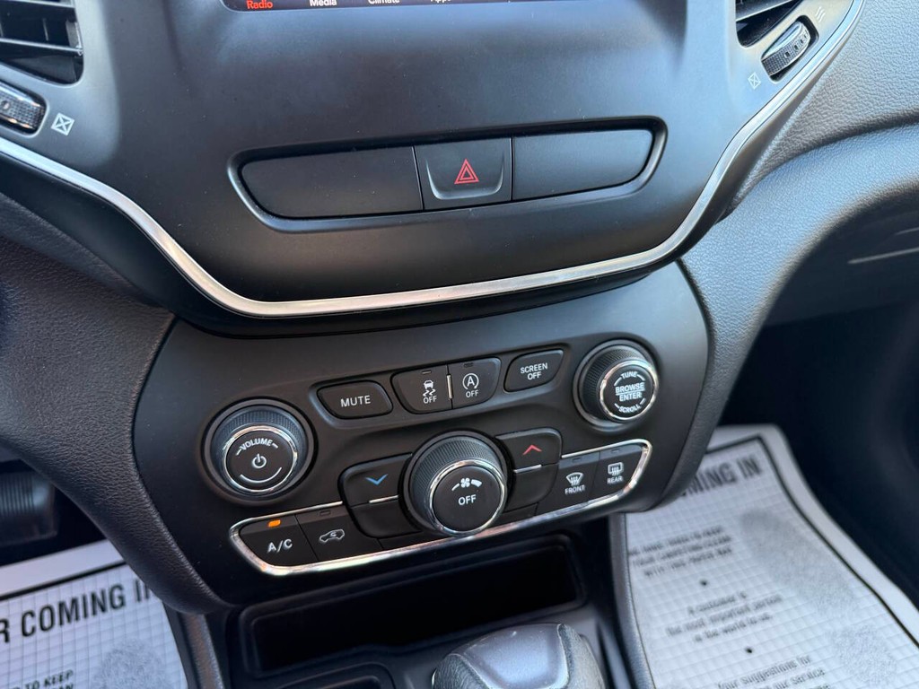 Jeep Cherokee Vehicle Full-screen Gallery Image 28