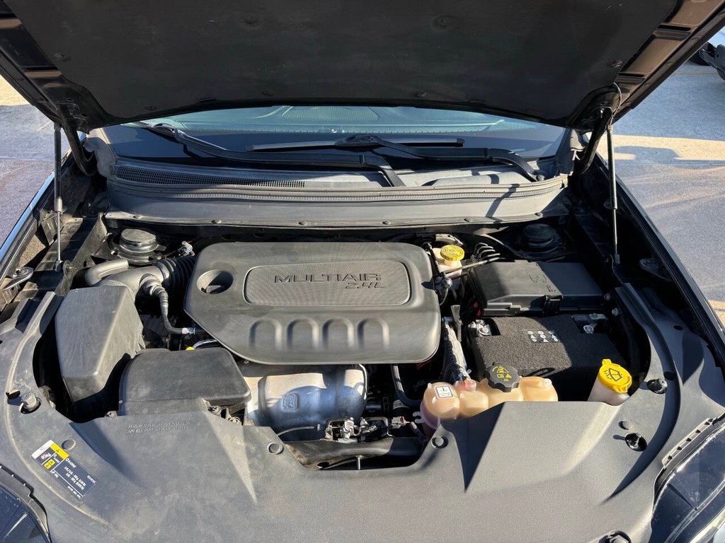 Jeep Cherokee Vehicle Full-screen Gallery Image 34