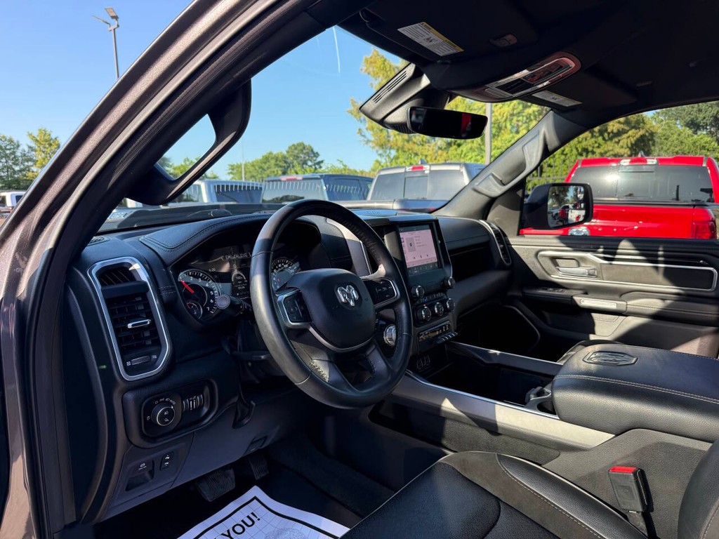 Ram 1500 Vehicle Full-screen Gallery Image 06