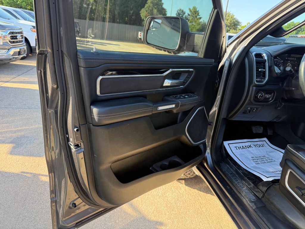 Ram 1500 Vehicle Full-screen Gallery Image 08