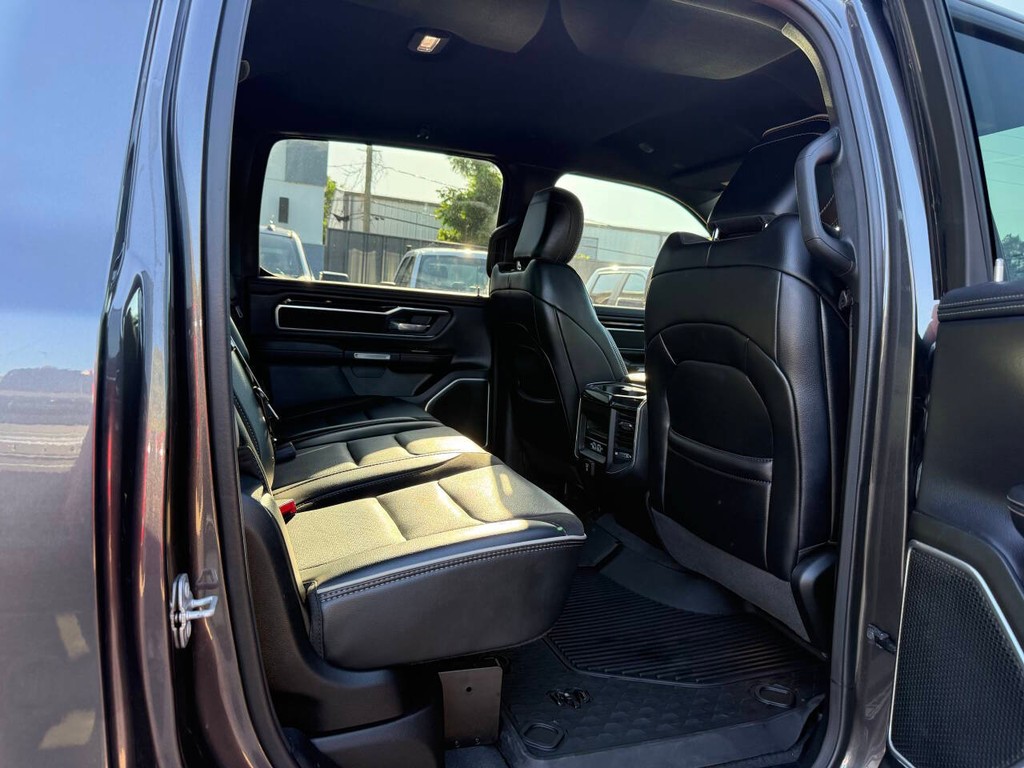 Ram 1500 Vehicle Full-screen Gallery Image 15