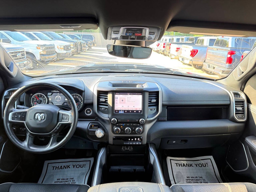 Ram 1500 Vehicle Full-screen Gallery Image 17