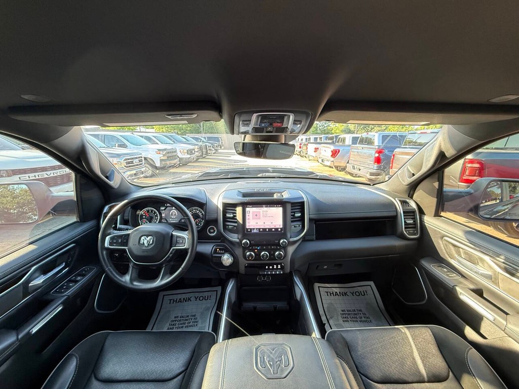 Ram 1500 Vehicle Full-screen Gallery Image 18
