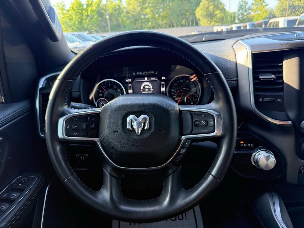 Ram 1500 Vehicle Full-screen Gallery Image 22