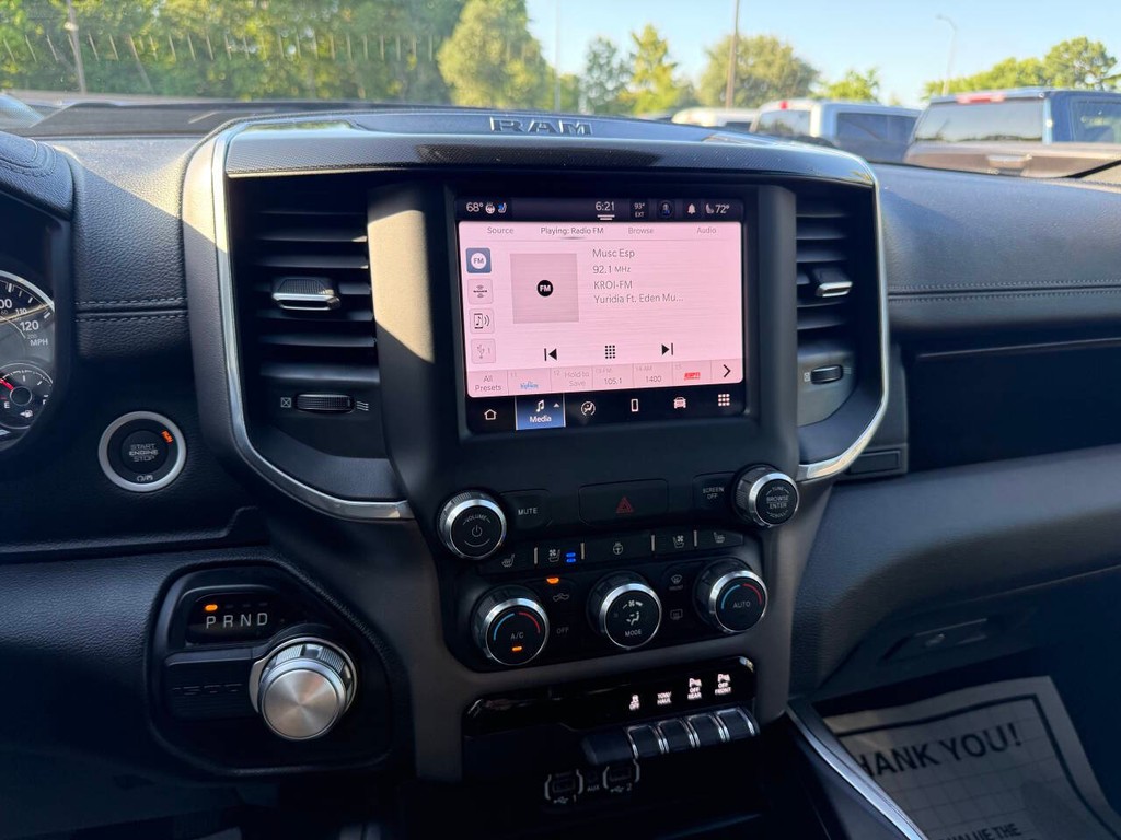 Ram 1500 Vehicle Full-screen Gallery Image 24