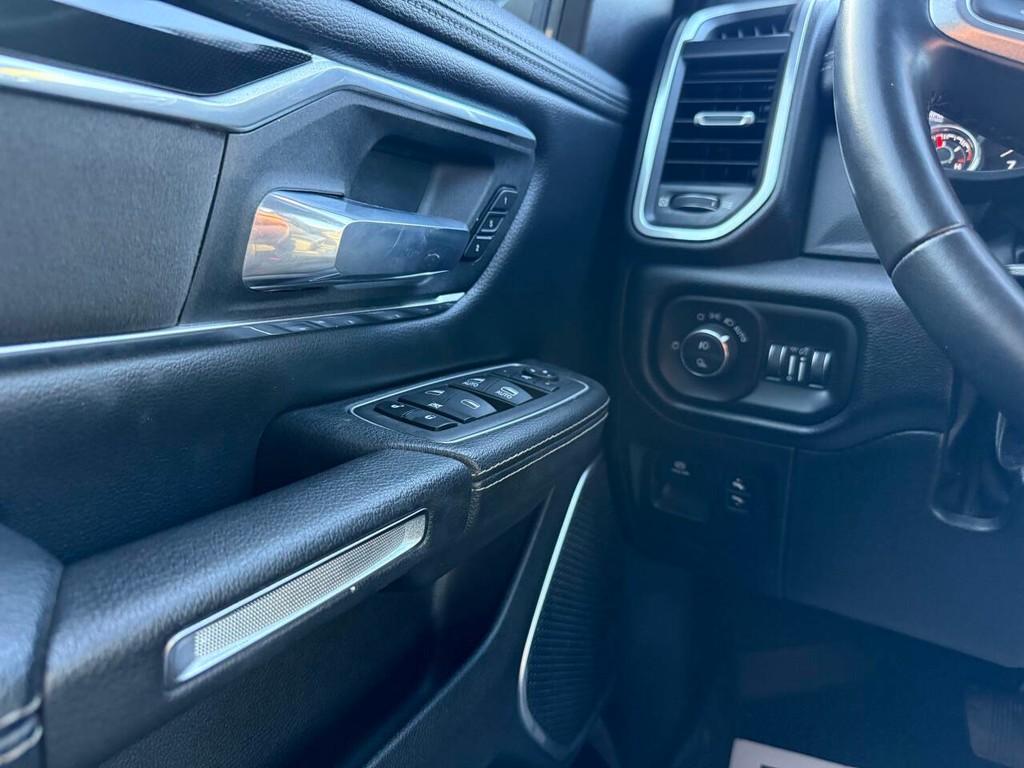 Ram 1500 Vehicle Full-screen Gallery Image 31