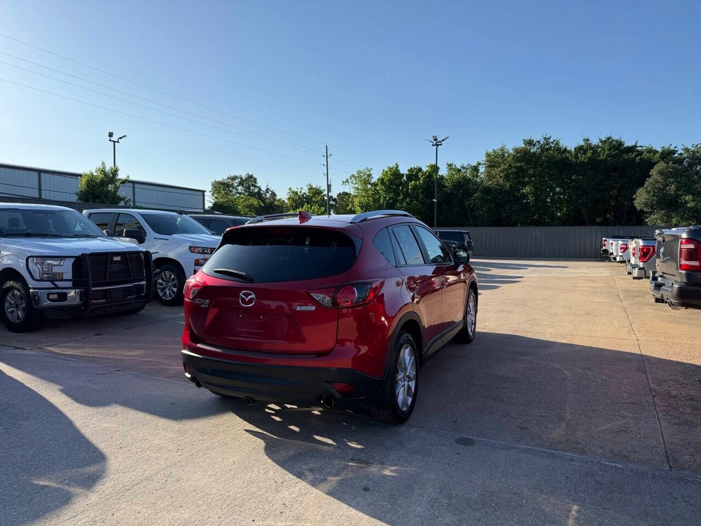 Mazda CX-5 Vehicle Full-screen Gallery Image 05