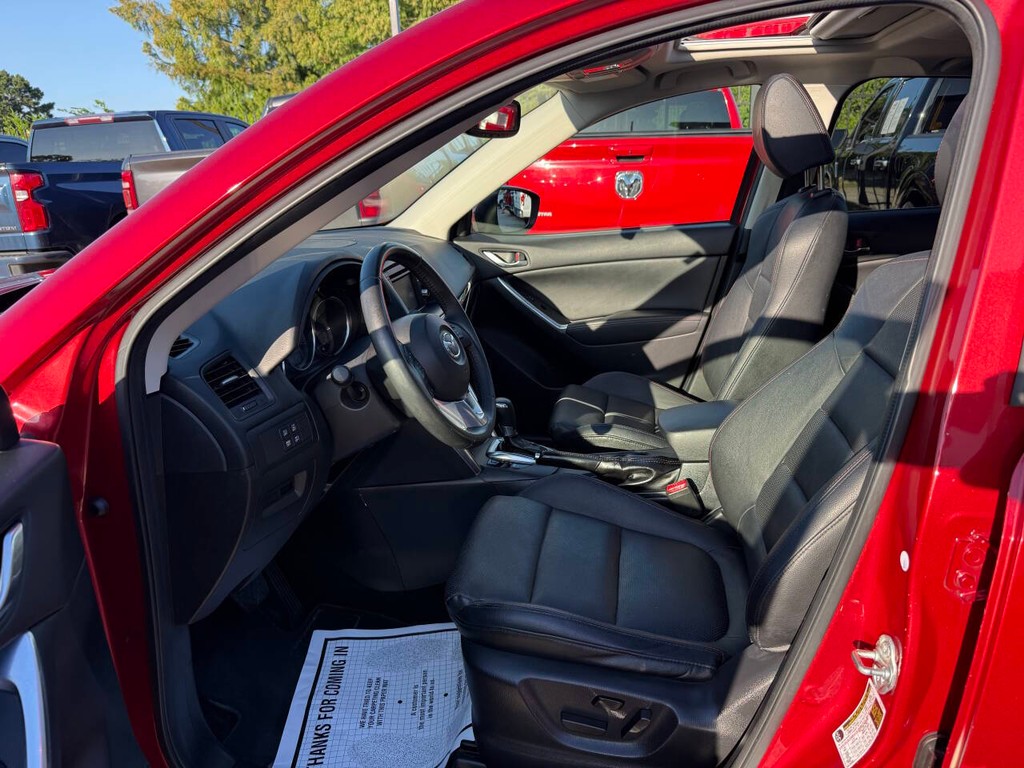 Mazda CX-5 Vehicle Full-screen Gallery Image 07