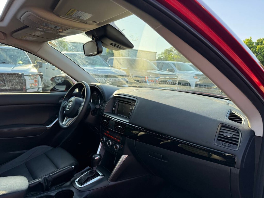 Mazda CX-5 Vehicle Full-screen Gallery Image 09