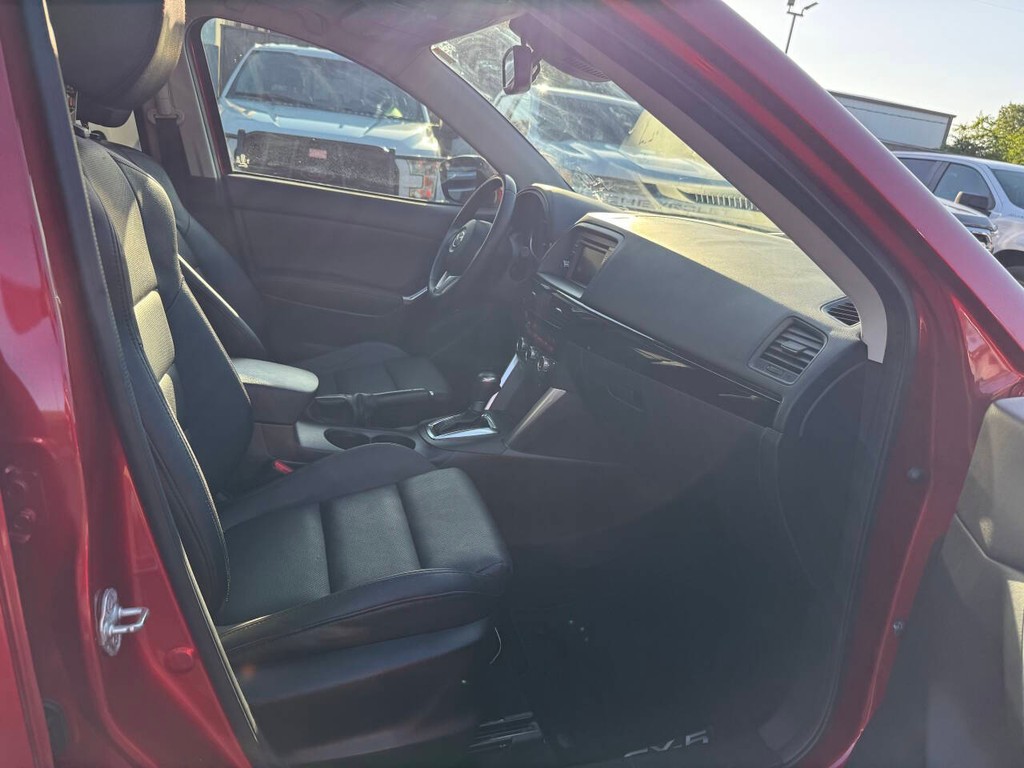 Mazda CX-5 Vehicle Full-screen Gallery Image 10