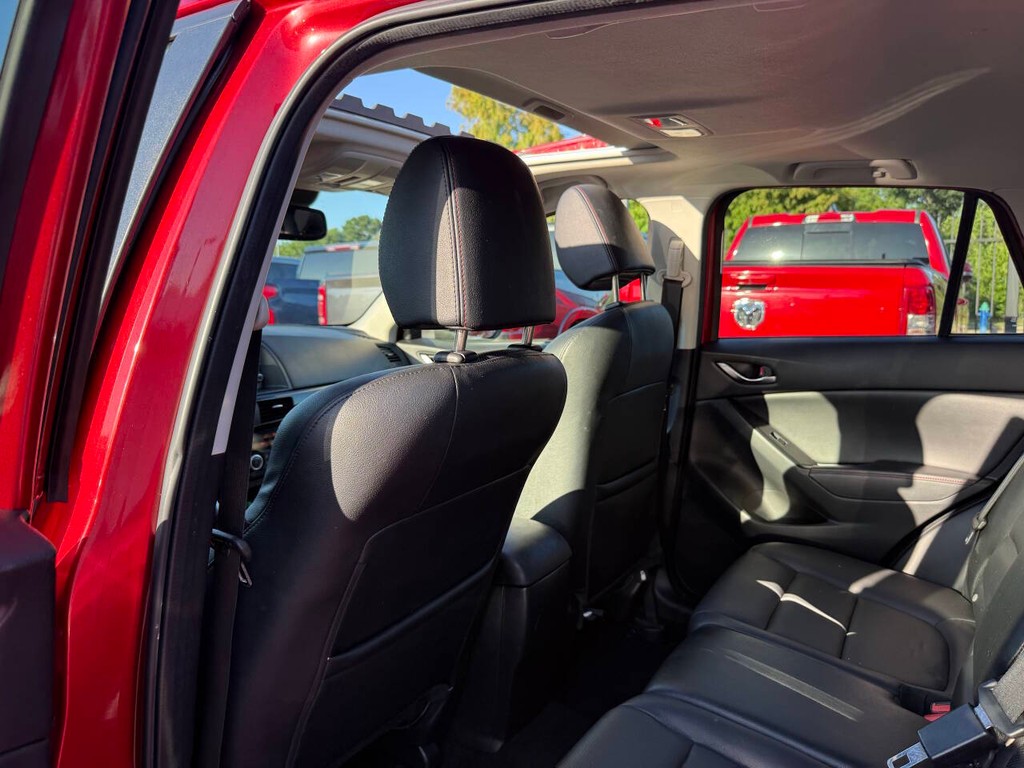 Mazda CX-5 Vehicle Full-screen Gallery Image 12