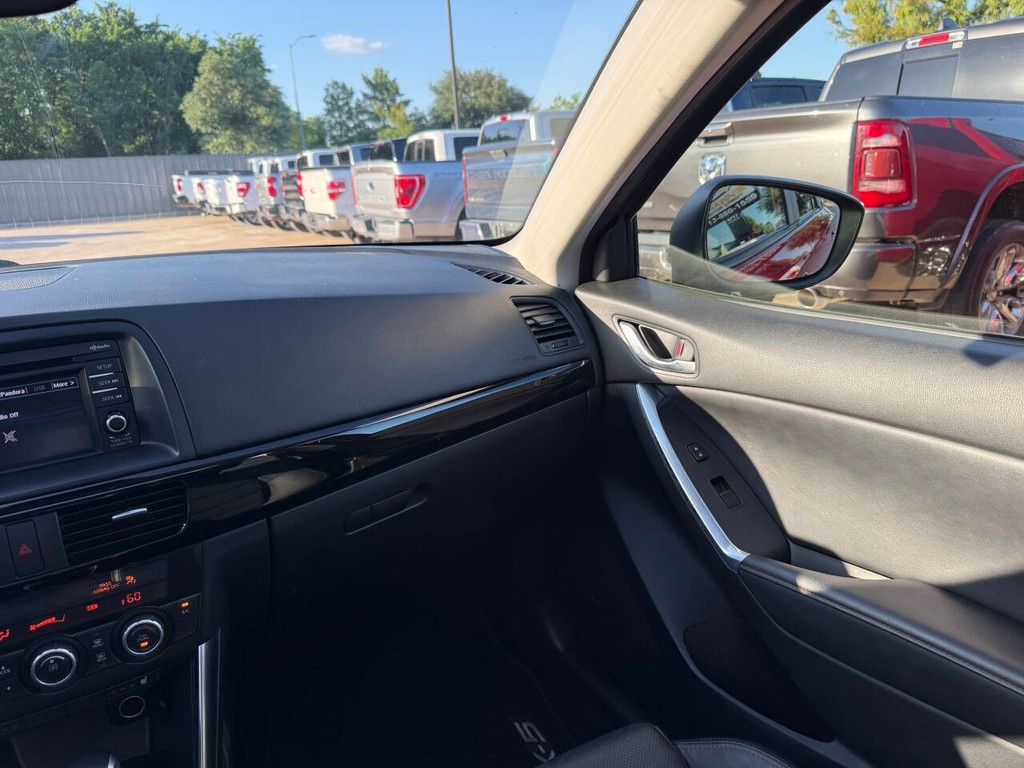 Mazda CX-5 Vehicle Full-screen Gallery Image 20