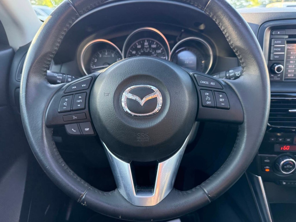 Mazda CX-5 Vehicle Full-screen Gallery Image 23