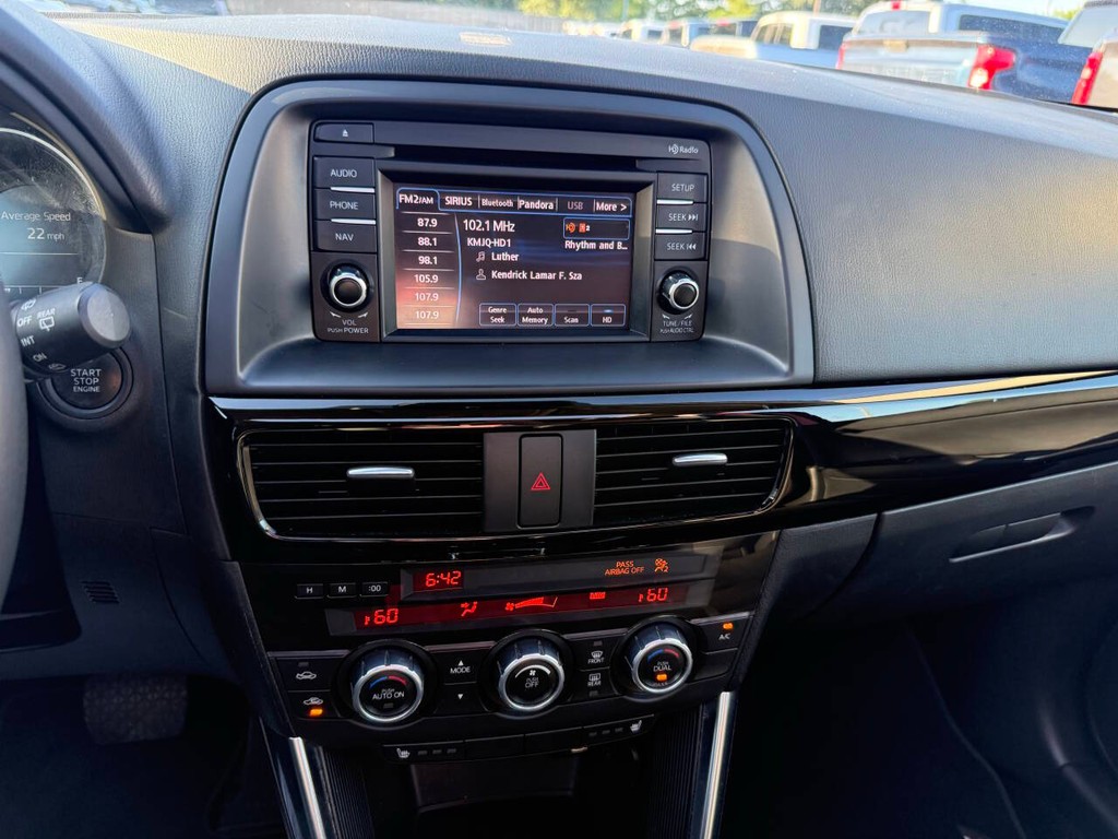 Mazda CX-5 Vehicle Full-screen Gallery Image 24