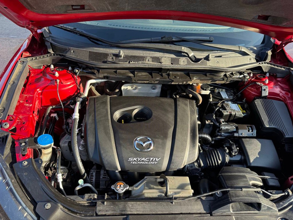 Mazda CX-5 Vehicle Full-screen Gallery Image 36