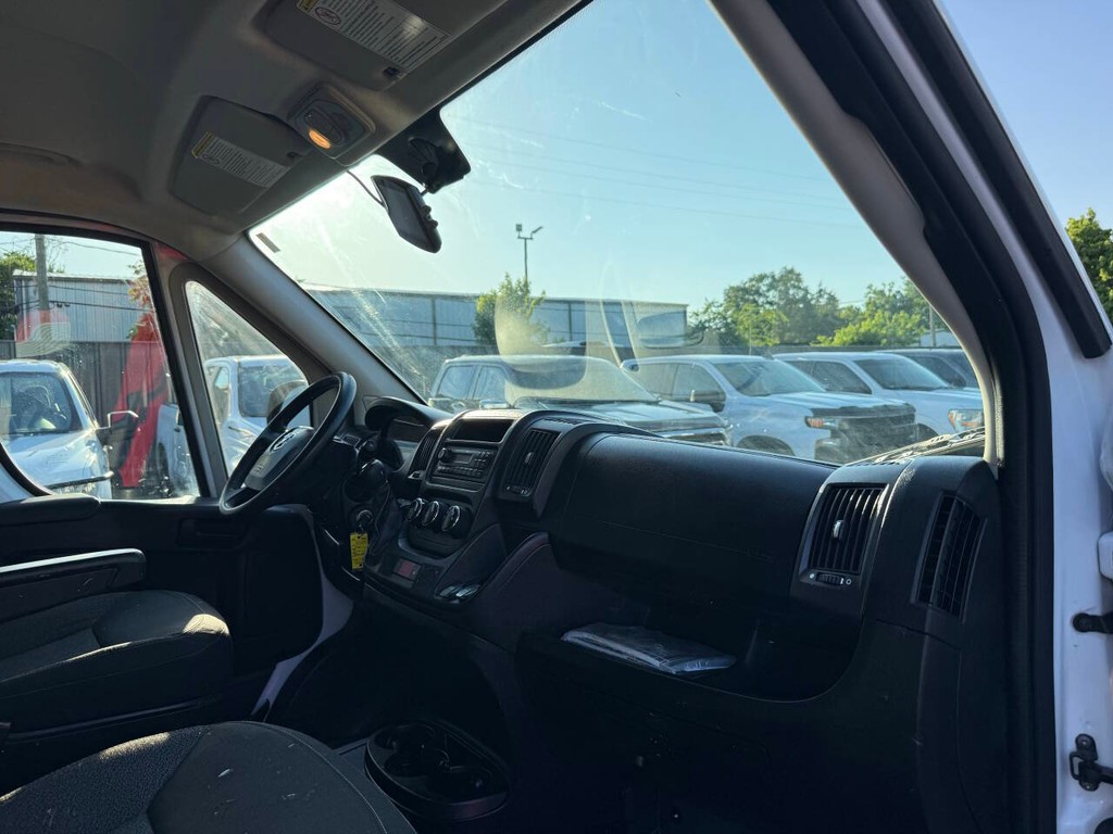 Ram ProMaster Cargo Van Vehicle Full-screen Gallery Image 10