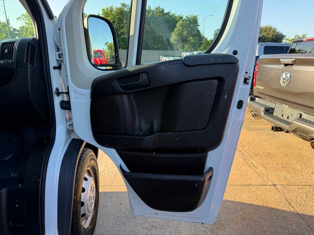 Ram ProMaster Cargo Van Vehicle Full-screen Gallery Image 12