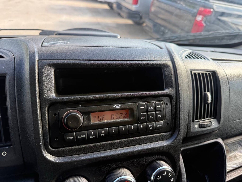 Ram ProMaster Cargo Van Vehicle Full-screen Gallery Image 16