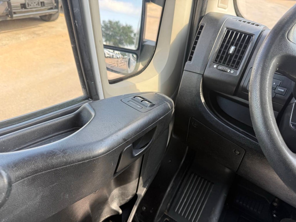 Ram ProMaster Cargo Van Vehicle Full-screen Gallery Image 31