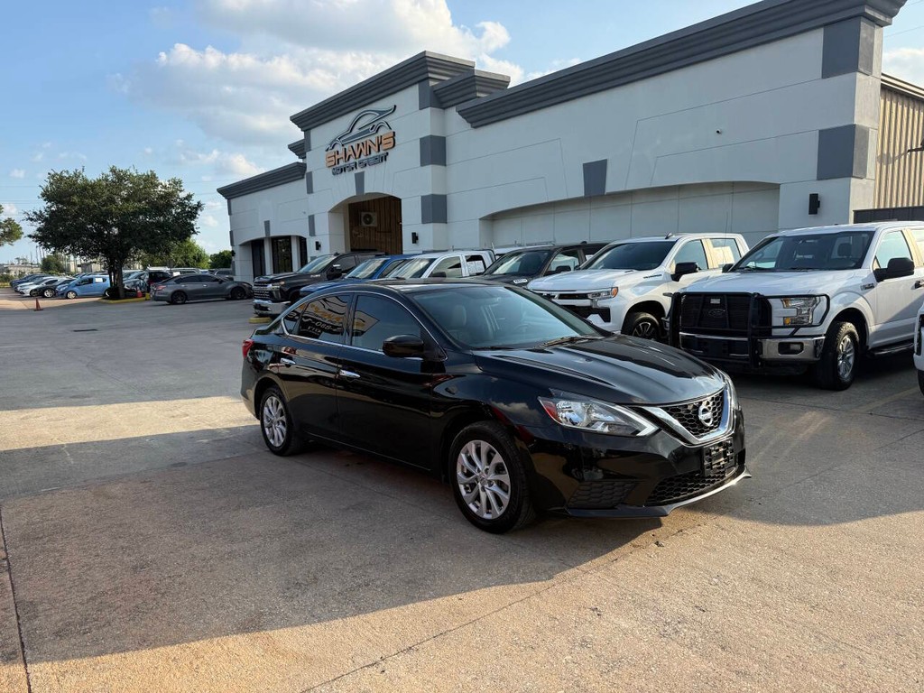 Nissan Sentra Vehicle Full-screen Gallery Image 02