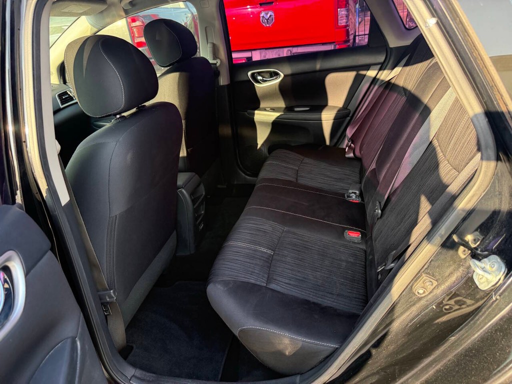 Nissan Sentra Vehicle Full-screen Gallery Image 13