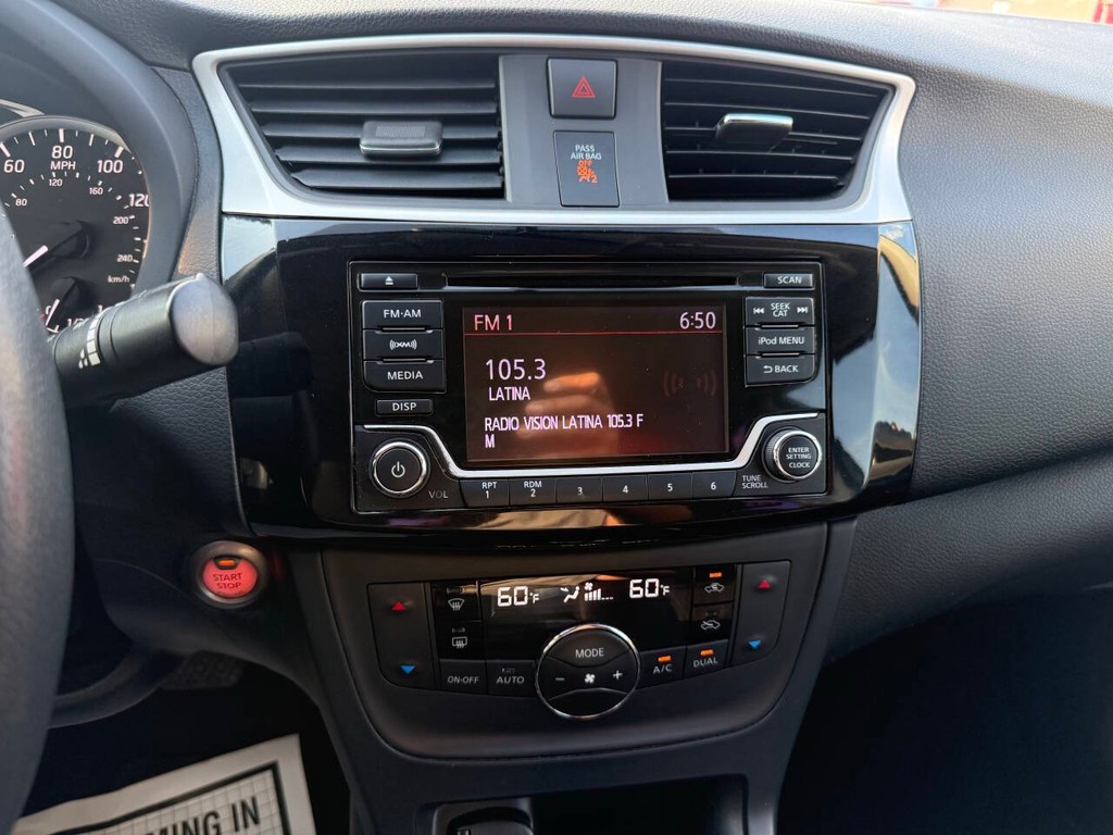 Nissan Sentra Vehicle Full-screen Gallery Image 24