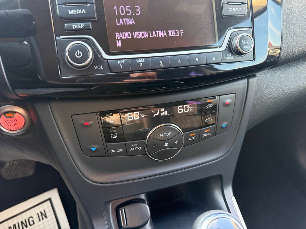 Nissan Sentra Vehicle Full-screen Gallery Image 27