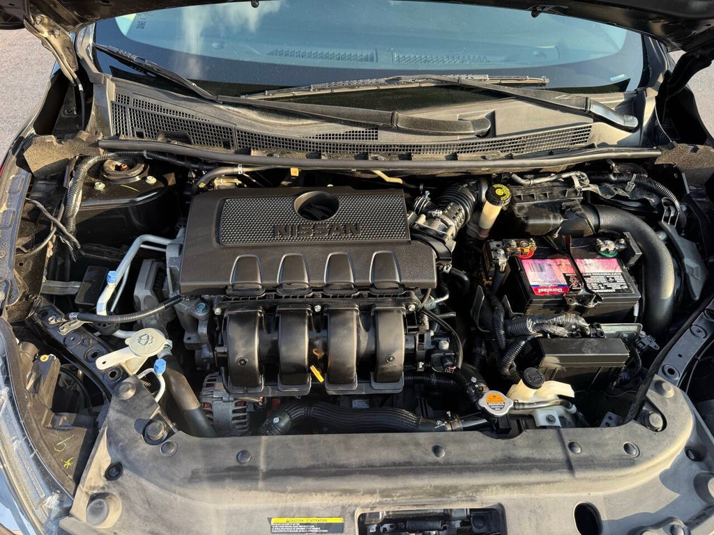 Nissan Sentra Vehicle Full-screen Gallery Image 34