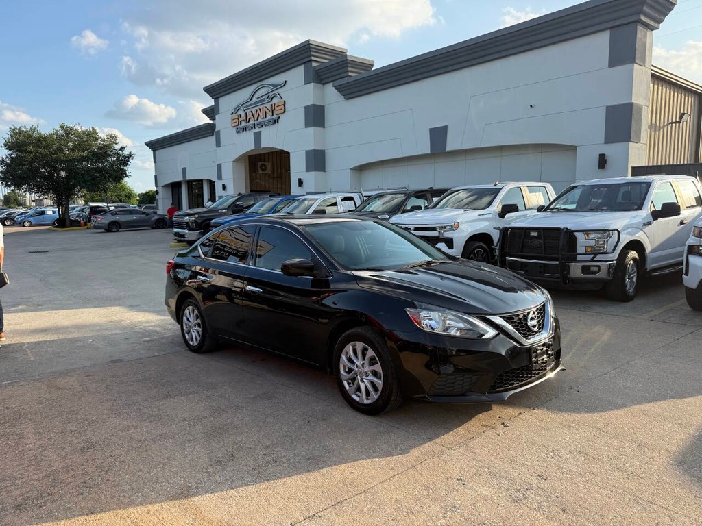 Nissan Sentra Vehicle Full-screen Gallery Image 40