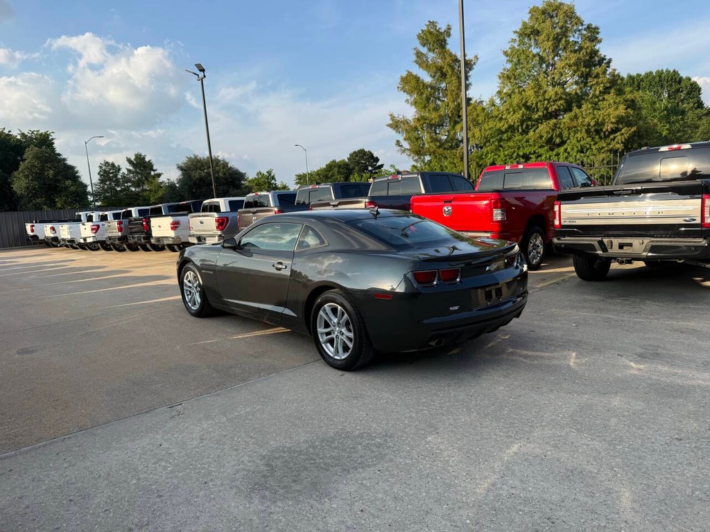 Chevrolet Camaro Vehicle Full-screen Gallery Image 04