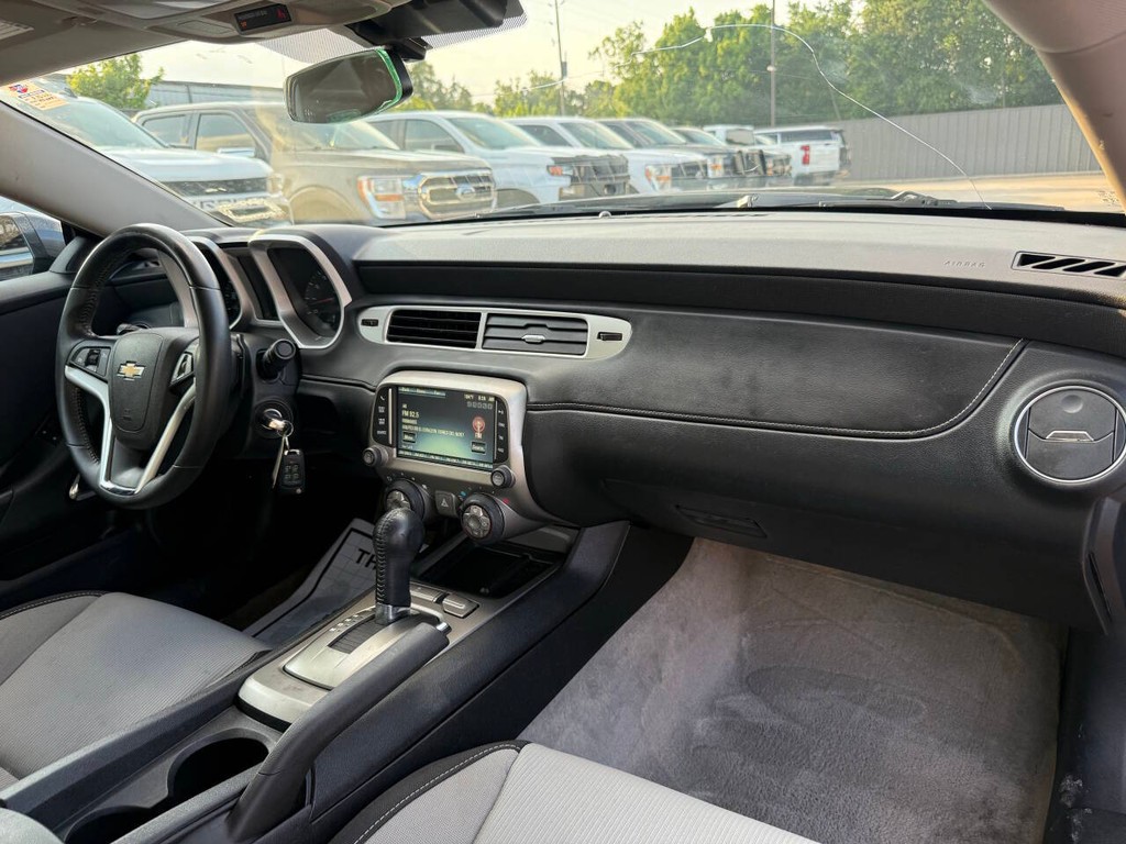 Chevrolet Camaro Vehicle Full-screen Gallery Image 14
