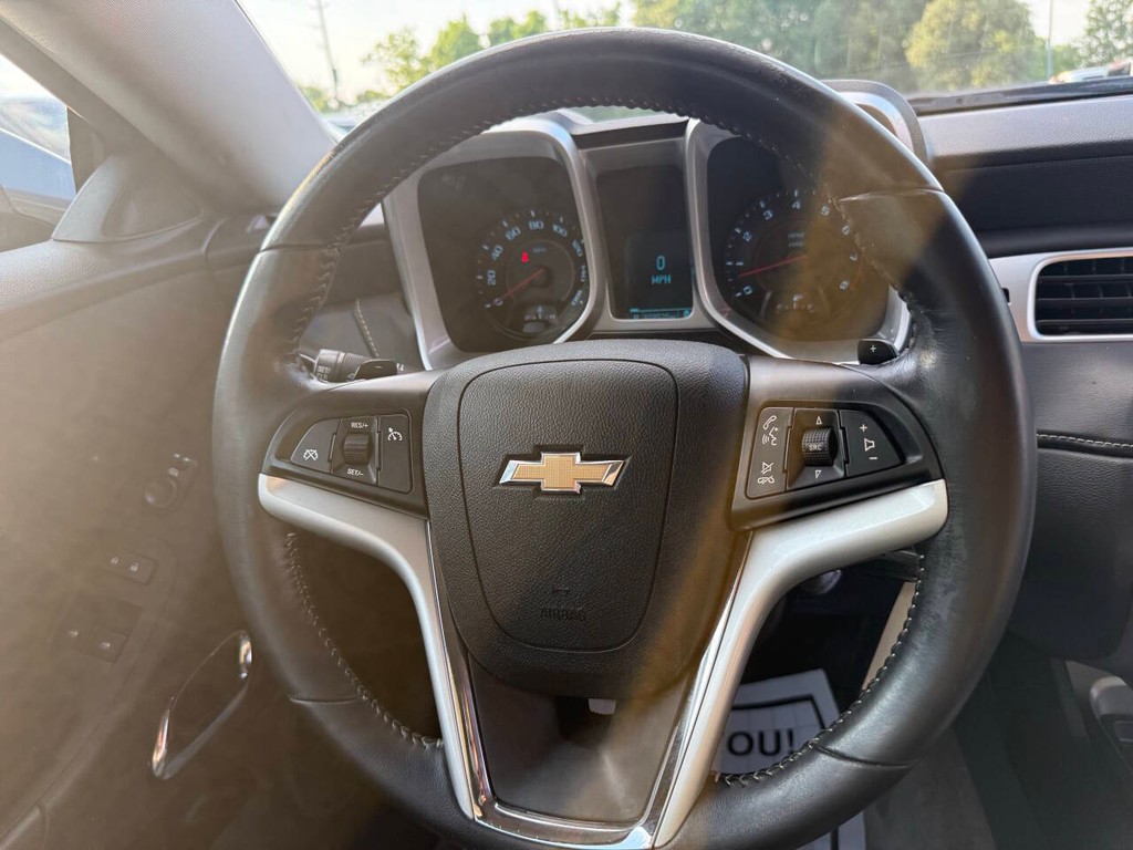 Chevrolet Camaro Vehicle Full-screen Gallery Image 19